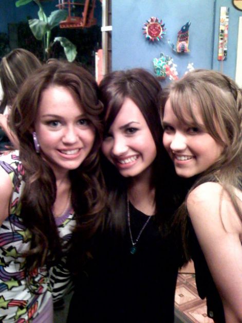 demi-miley-emily.jpg